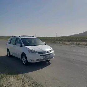 Toyota Sienna 2004