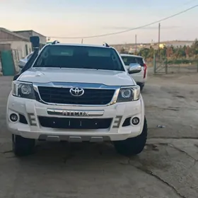 Toyota Hilux 2014