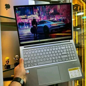 Asus VivoBook/i5/RAM 16GB