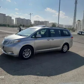 Toyota Sienna 2013