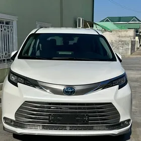 Toyota Sienna 2023