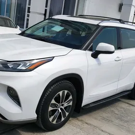 Toyota Highlander 2021