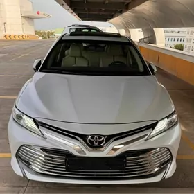 Toyota Camry 2020