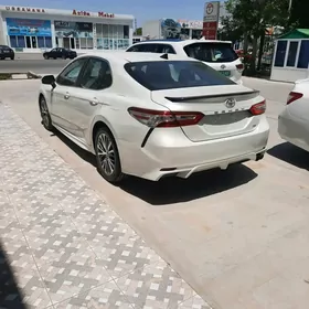 Toyota Camry 2020