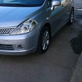 Nissan Versa 2012