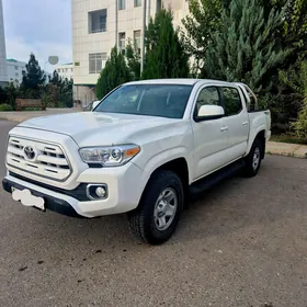 Toyota Tacoma 2017