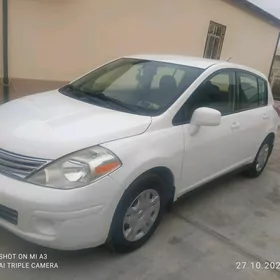 Nissan Versa 2011