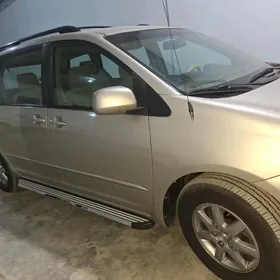 Toyota Sienna 2004