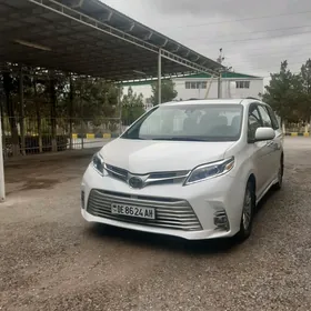 Toyota Sienna 2020