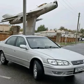 Toyota Camry 2001