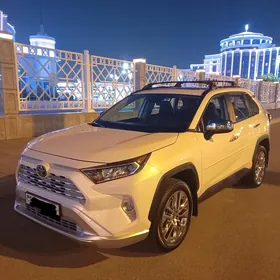 Toyota RAV4 2021