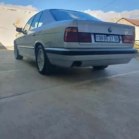 BMW E34 1990