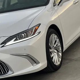 Lexus ES 350 2020