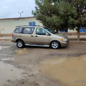 Toyota Sienna 2002