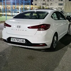 Hyundai Elantra 2020