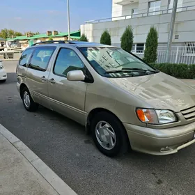 Toyota Sienna 2002