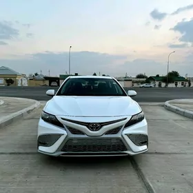 Toyota Camry 2021