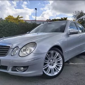 Mercedes-Benz E320 2004