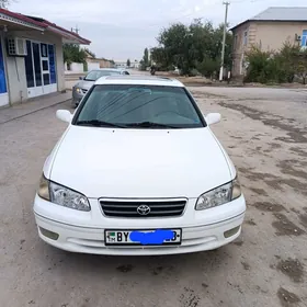 Toyota Camry 2000