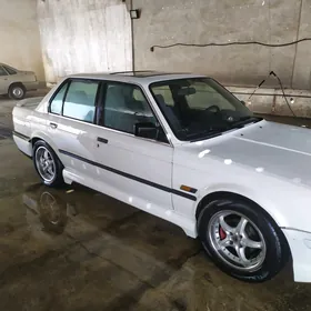 BMW 320 1989