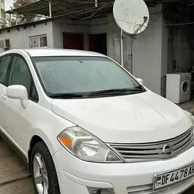 Nissan Versa 2012