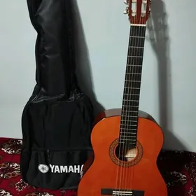 Yamaha C40 gitara