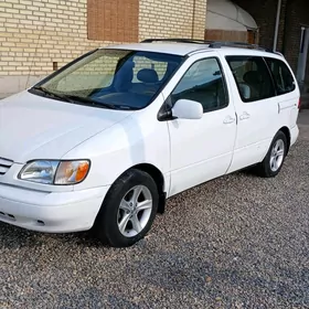 Toyota Sienna 2001