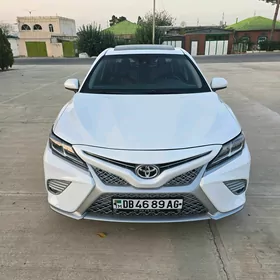 Toyota Camry 2018