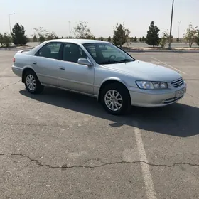 Toyota Camry 2001