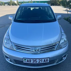 Nissan Versa 2010