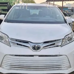 Toyota Sienna 2020