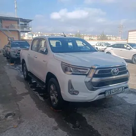 Toyota Hilux 2023