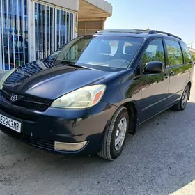 Toyota Sienna 2003