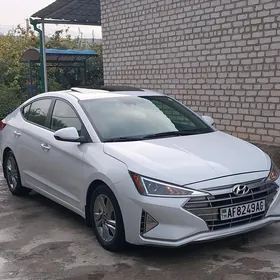 Hyundai Elantra 2020