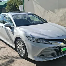 Toyota Camry 2018