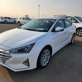 Hyundai Elantra 2019