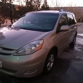 Toyota Sienna 2008