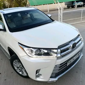 Toyota Highlander 2019