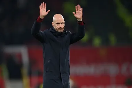 Erik ten Hag “Mançester Ýunaýtediň” baş tälimçisi wezipesinden gitdi