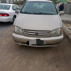 Toyota Sienna 2003