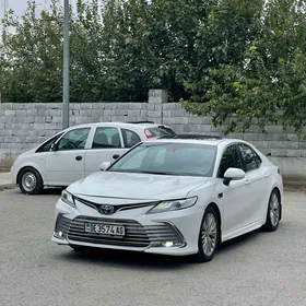 Toyota Camry 2018