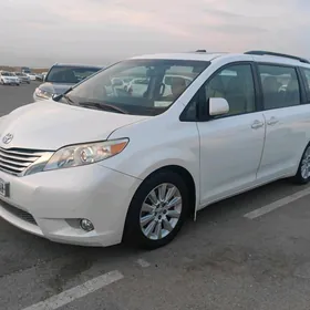 Toyota Sienna 2012