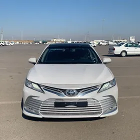 Toyota Camry 2024