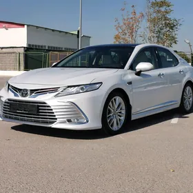 Toyota Camry 2021