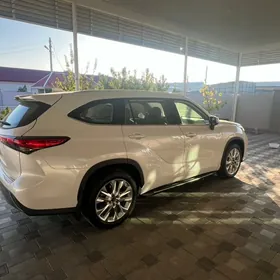 Toyota Highlander 2020