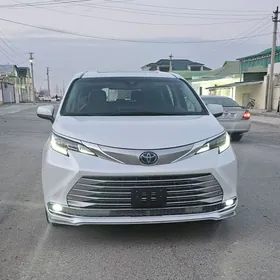 Toyota Sienna 2022