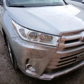 Toyota Highlander 2019