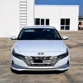 Hyundai Elantra 2022