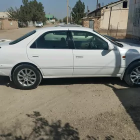 Toyota Camry 2000