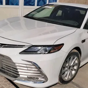 Toyota Camry 2021